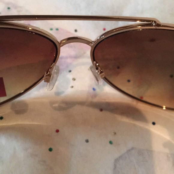 OVERSIZED BETSEY JOHNSON AVIATORS NWT - Picture 7 of 7